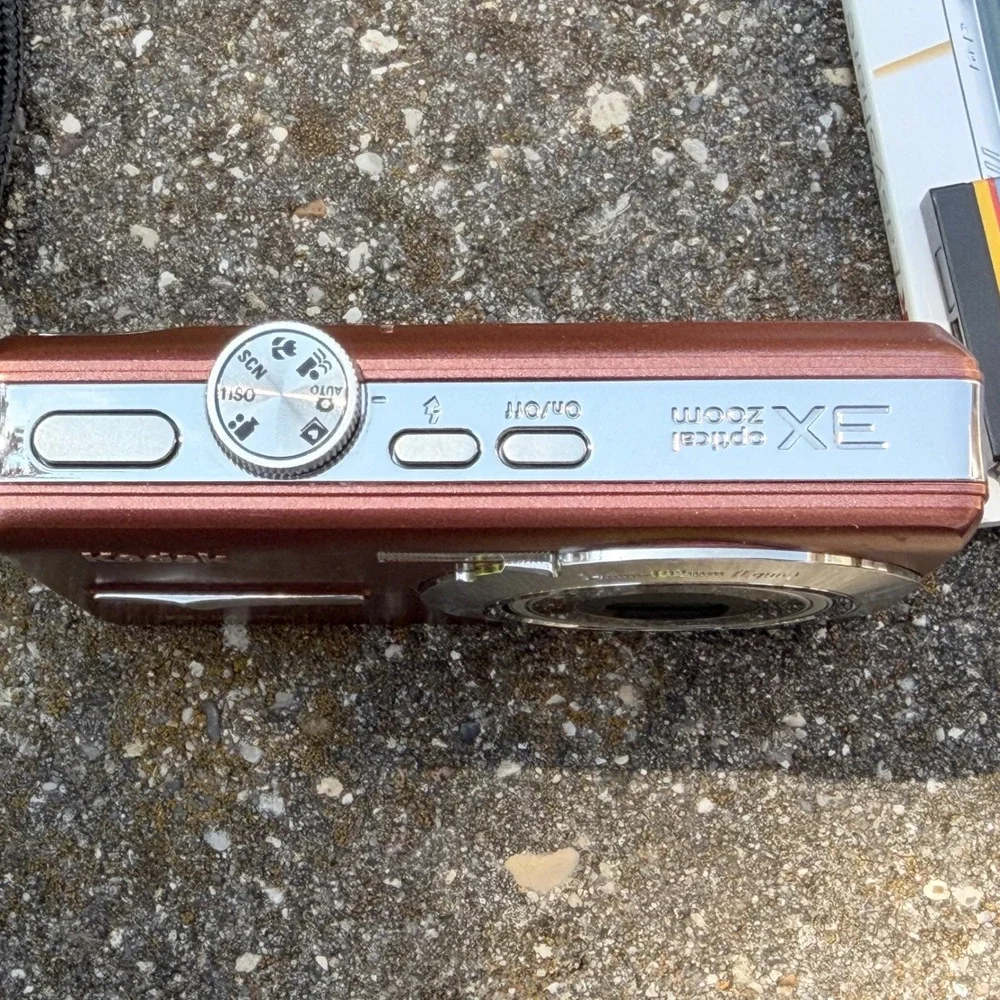 Kodak EasyShare M863 Digital Camera Copper Rose Gold 8.2MP Good 3x Zoom Bundle